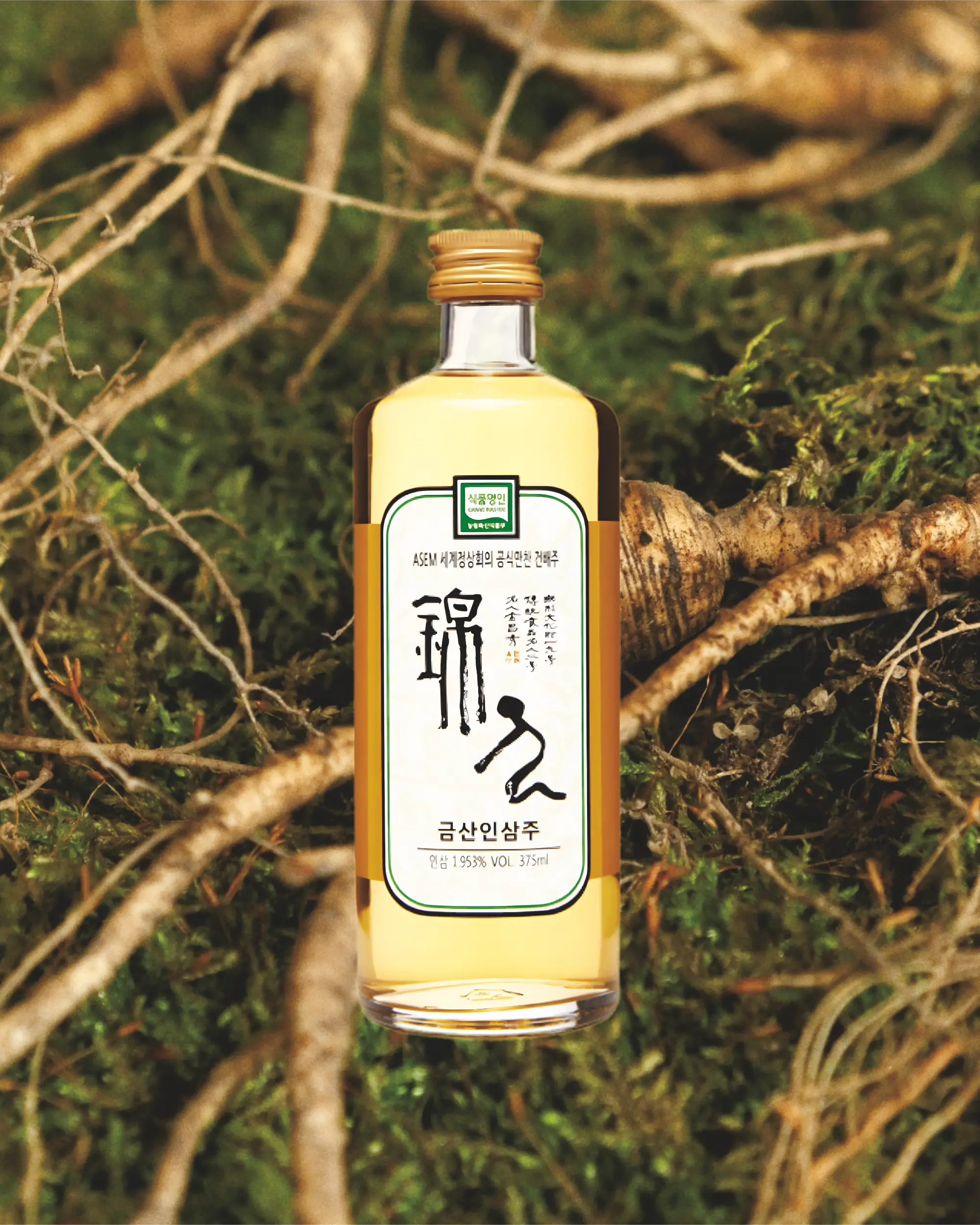 A bottle of Korean rice wine (Geumsan Insamju - ginseng wine) on a background of ginseng roots and moss.

Geumsan Ginseng Wine - Geumsan Insamju - cultsool