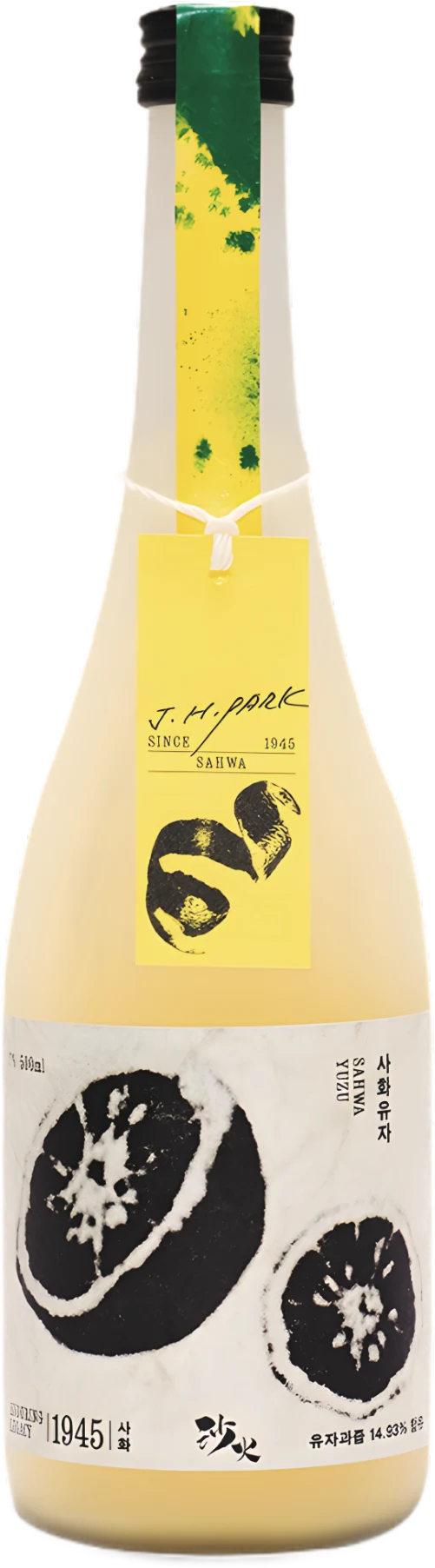A pale yellow bottle of Korean fruit wine  (Sahwa Yuzu) with a white label, citrus design, and hanging yellow product tag on a white background.

Sahwa Yuzu - Good Tomorrow Brewery - cultsool